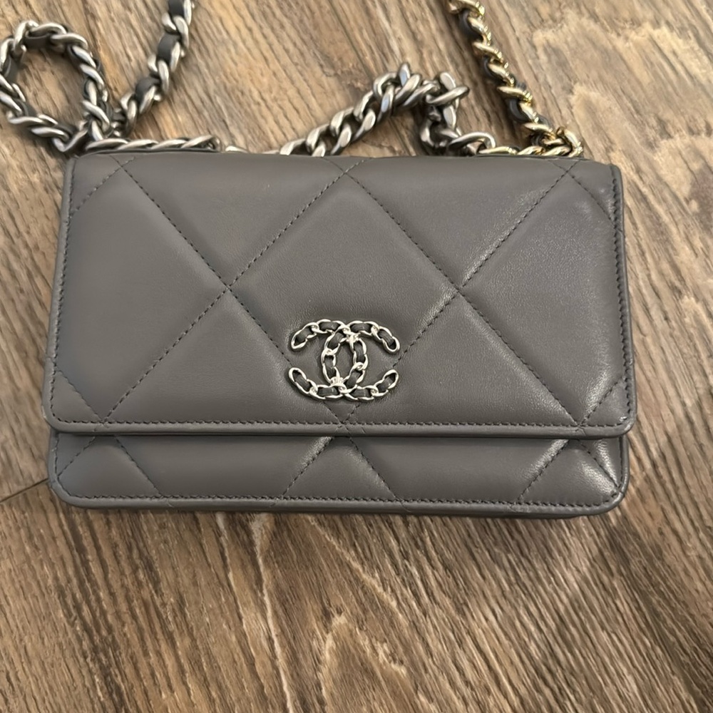 Like New Authentic Chanel19 WOC
